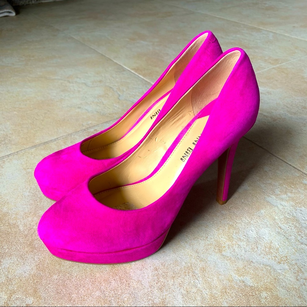 Gianni Bini Suede Pumps